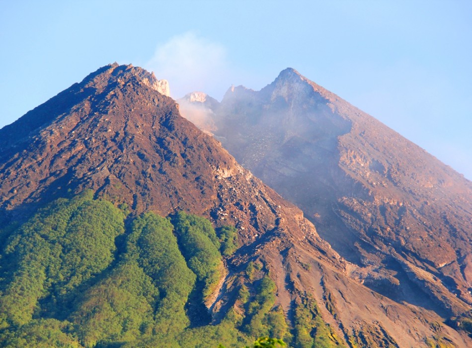 Borobudur Sunrise & Merapi Lava Tours