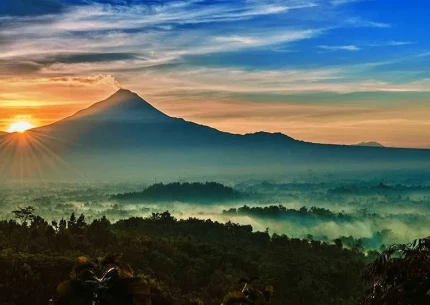 By Rail from Jakarta: Sunrise, Borobudur, Merapi Jeep Prambanan