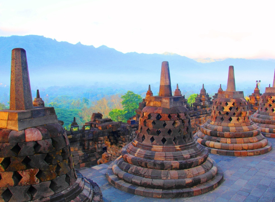 From Cikarang by Train : 3D2N Borobudur Sunrise and Prambanan Tours with Japanese Speaking Guide