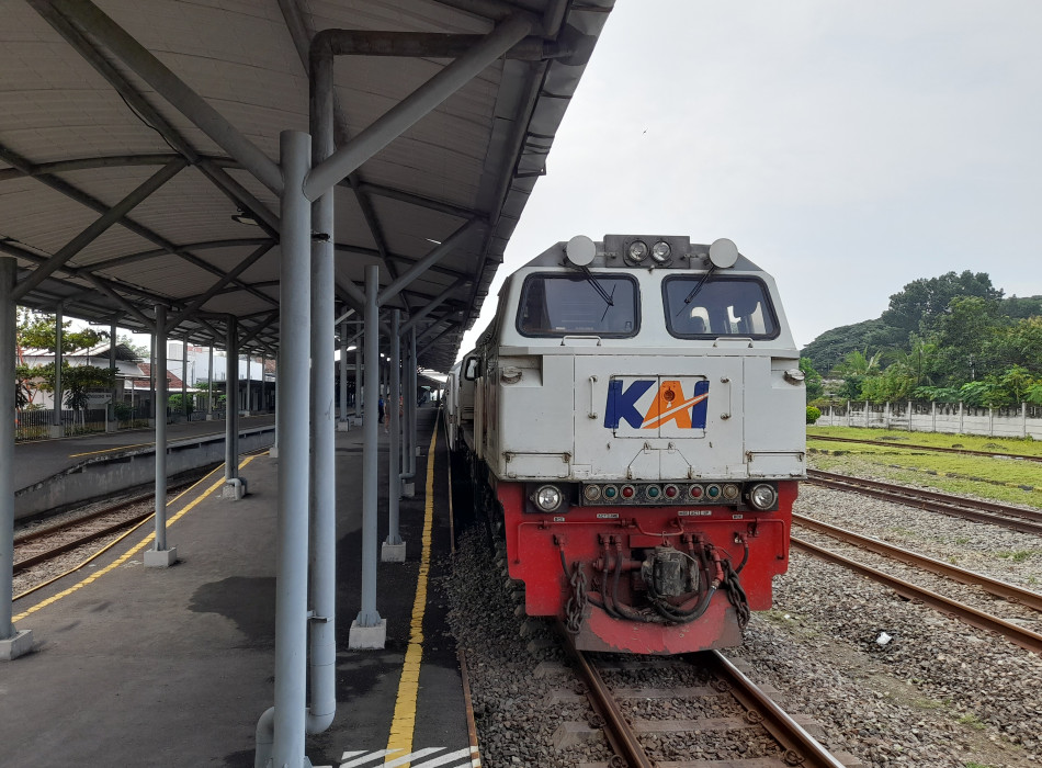 From Cikarang by Train : 3D2N Borobudur Sunrise and Prambanan Tours with Japanese Speaking Guide